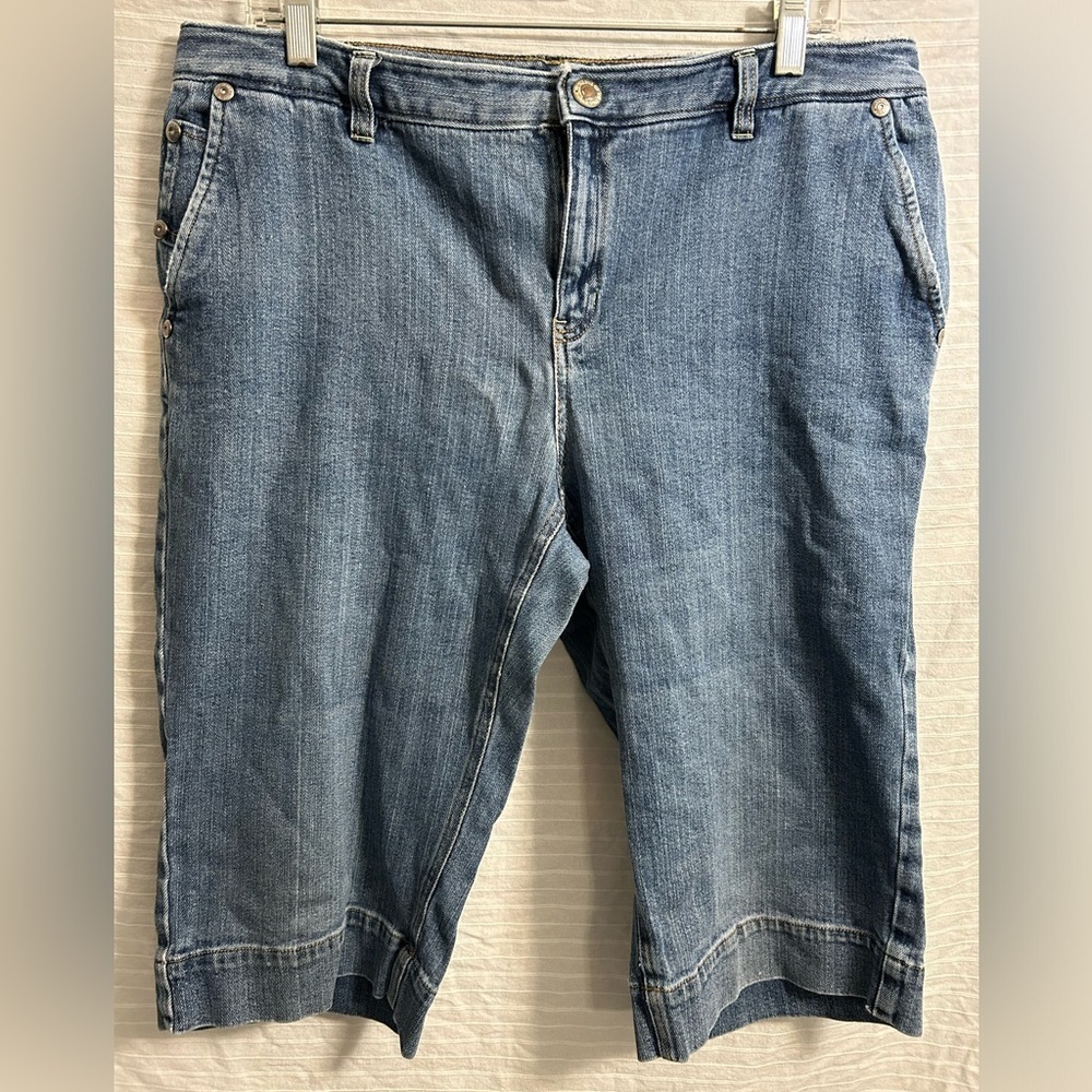 Nine West Denim Bermuda Shorts Women's Medium Wash Stretch Size 14. B40